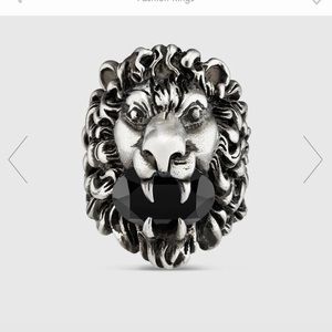 GUCCI Lion Head Ring with Crystal Jewel